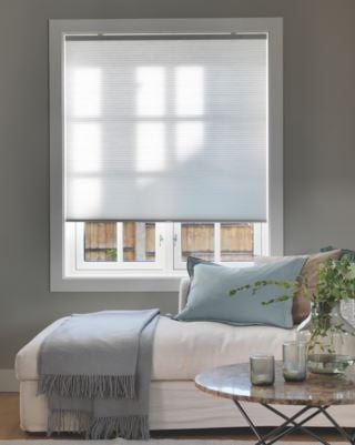 Iben valoa suodattava tuplavekkikaihdin valkoinen